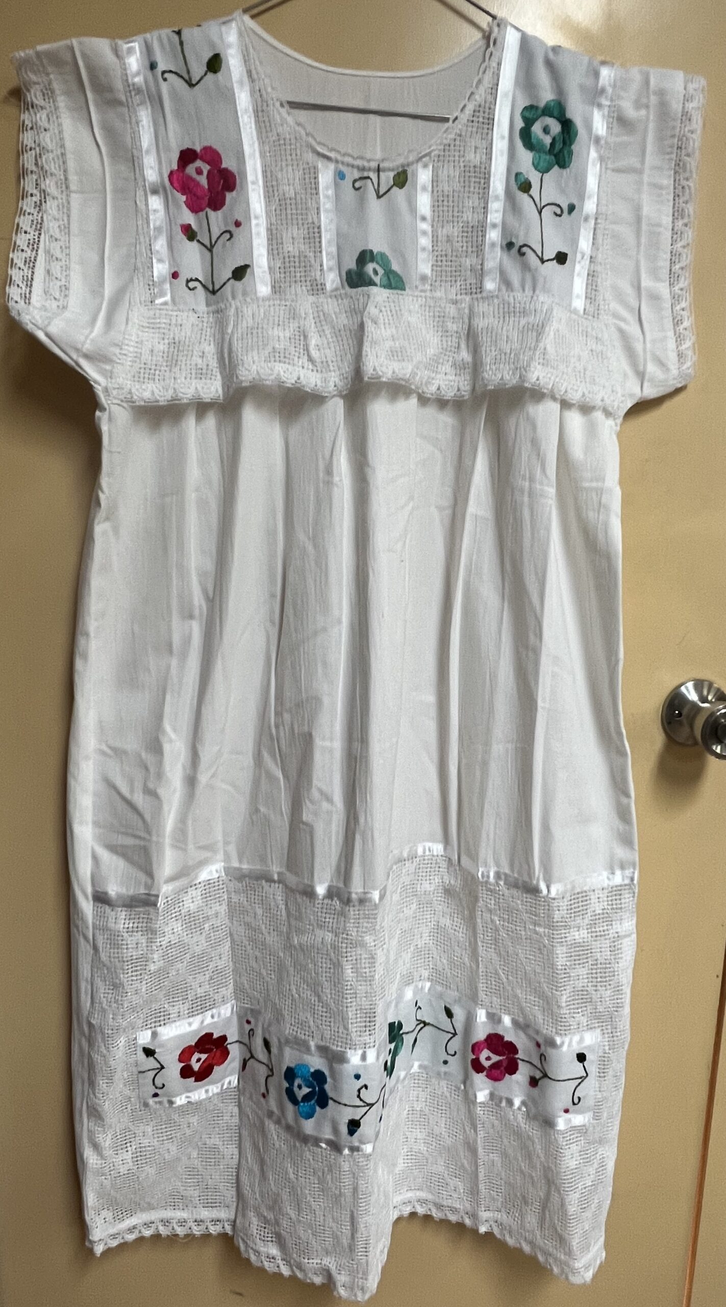 DRESS TIRA IN WHITE W/COLOURED EMBROIDERY – Rustico Mexicano